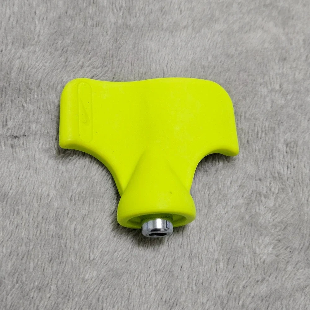 Nike Ckeat Wrench Tool Track Field Sprint Spikes Tool Key Neon Yellow With Bag - Picture 2 of 5